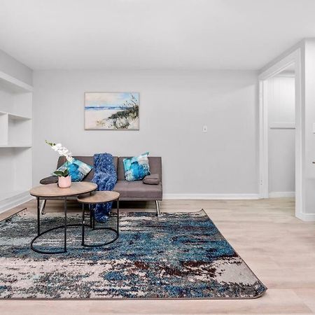 Centerstreet-Cozy 2Bedroomsuite Calgary Bagian luar foto