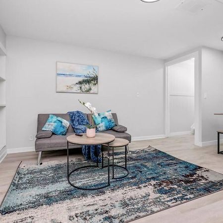 Centerstreet-Cozy 2Bedroomsuite Calgary Bagian luar foto