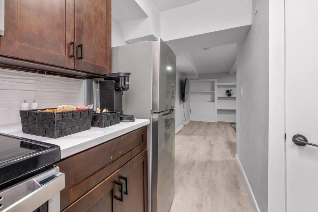 Centerstreet-Cozy 2Bedroomsuite Calgary Bagian luar foto